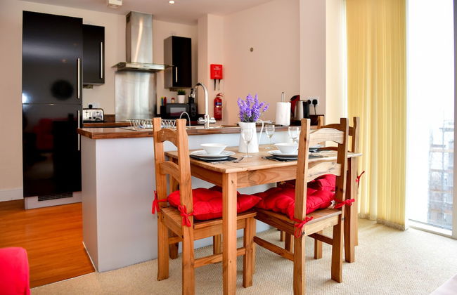 Meridian Quay Apartments - Photo 13