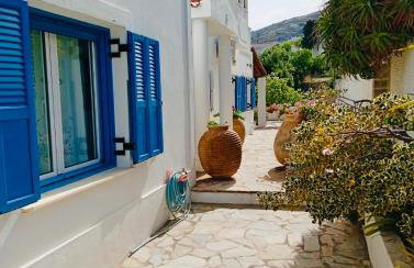 Villa Sis - Cycladic Sea View Luxury Home near Milos Beach & hiking trails 3, 4 & 5 - Photo 12