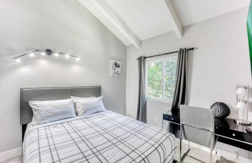 Luxury Family Home w AC and Patio near Meta and Stanford - Foto 22