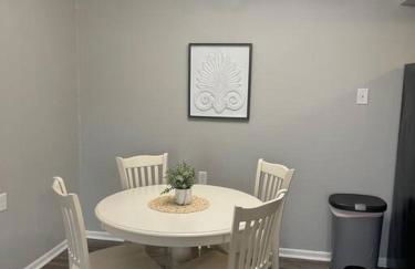 The Irene - 2 Bedroom Apt in Quilt Town, USA - Photo 4