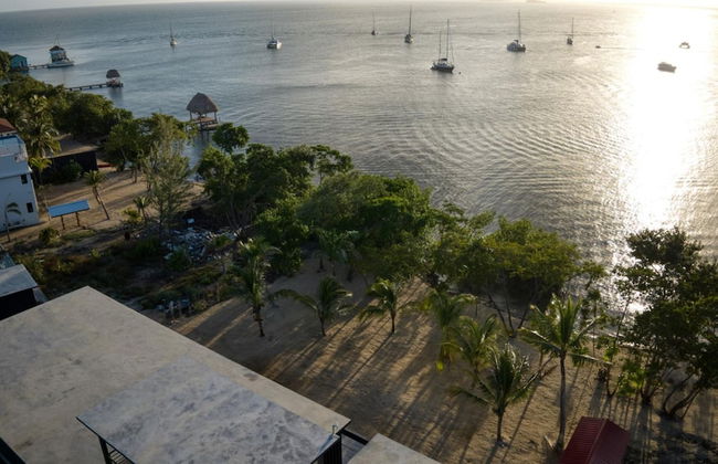 NEW Modern Ocean Front Villa on Private Island - Foto 2