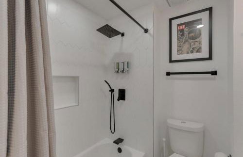 Texas Designer Home with Private Hot Tub and Pool - Foto 29