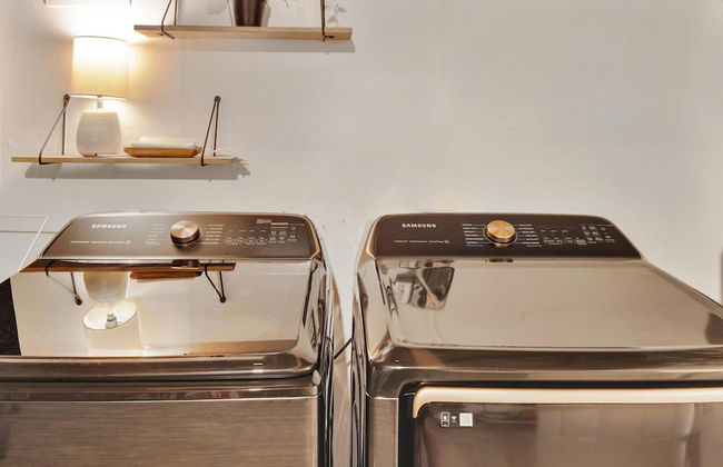 Designer Coastal Paradise w Pool - Steps to Beach - Foto 50