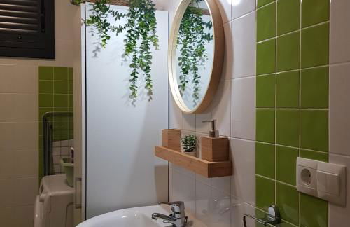 ESTUDIO IDEAL 2 EN VIGO PARA VACACIONES Y TRABAJO - Foto 2