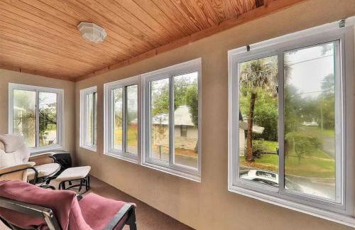 Spacious renovated 4br downtown home w firepit sleeps 8+ - Photo 17