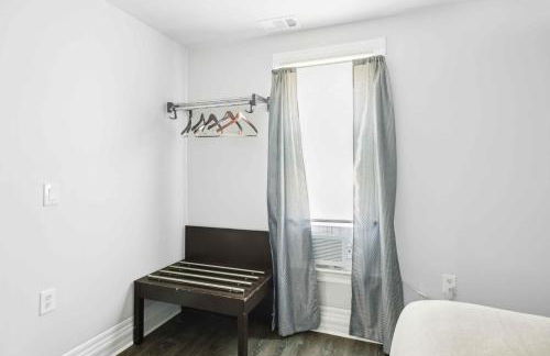 Downtown Detroit 2BR | King, WiFi, Parking - Foto 12