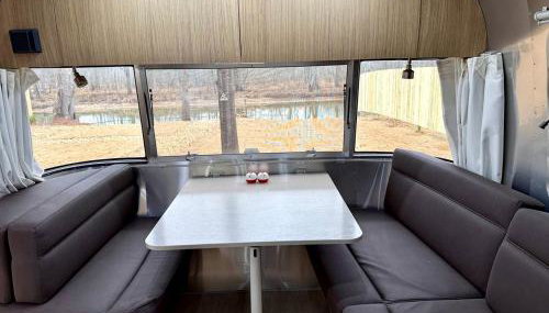 Peaceful Lakeside Covered Airstream with Firepit & Kayaks Near Centre, AL - Foto 3