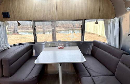 Peaceful Lakeside Covered Airstream with Firepit & Kayaks Near Centre, AL - Photo 3