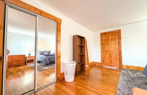 Manchester -Queen beds - Mins to MHT - W/D in Unit - Foto 11