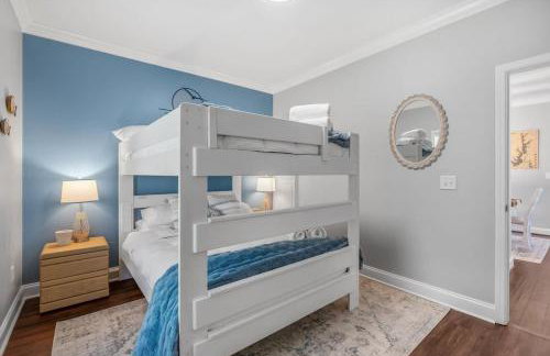 DockTales - Panoramic Views & Private Dock - Foto 30