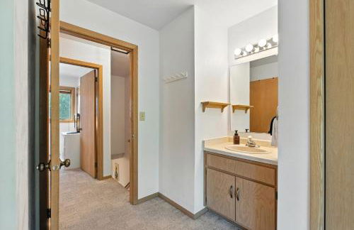 Relaxing Busy Bee C-7 by Simple Life Rentals - Foto 63