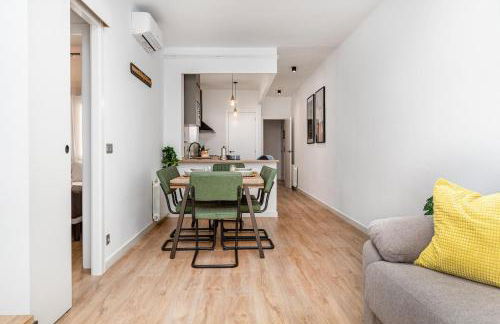 Poble Sec 3BR 2BA Balcony Sleeps 7 - Photo 6