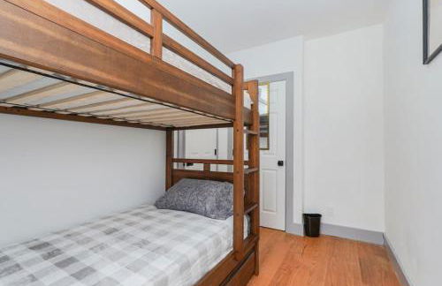 Stylish 3BR Home Near NYC in Perfect Location - Foto 29