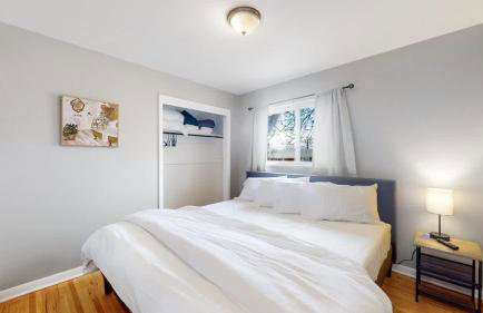 Peaceful retreat in quite neighborhood - Photo 23
