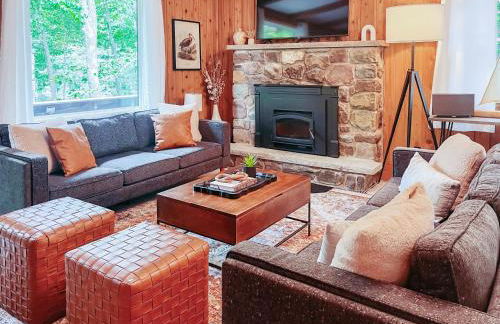Stylish and Cozy Cabin, Walking Distance to Big Bass Lake - Foto 16