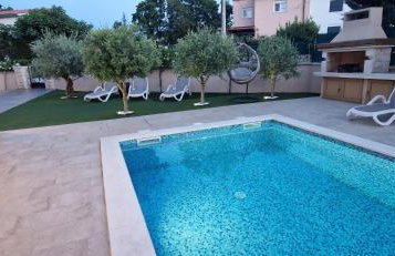 Villa Lukas&Ana s bazenom,dječjim igralištem - Photo 37