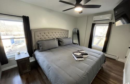 The entire Stephentown Hotel. 28 person occupancy - Foto 34