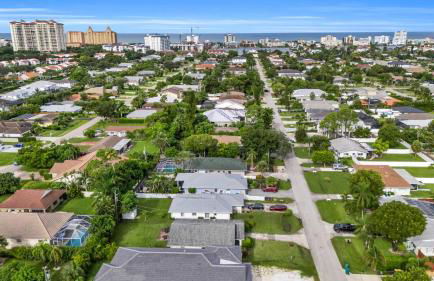 Walk to Vanderbilt Beach From Our Naples Park Home - Foto 5