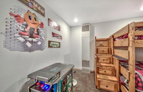 Black Bear Villa - large 4 BR 4 BA hot tub game room - Foto 16