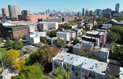 NEW Modern Private Entrance 2 BD Apt Minutes to NYC - Foto 21