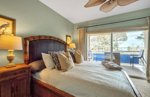 Lake front Keowee Condo with Balcony & Resort Amenities! 20 min to Clemson condo - Foto 25