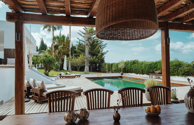 Luxurious Villa With Bright Terrace - Foto 29