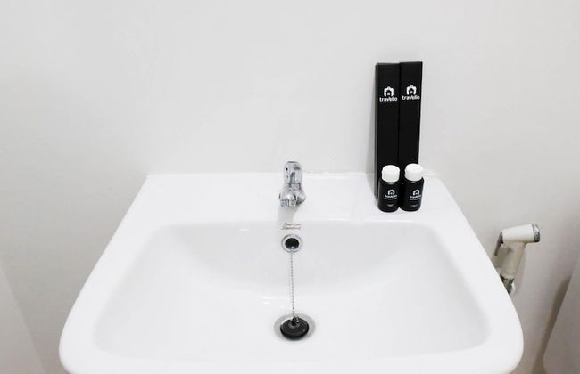 Serene And Comfy Studio At Tamansari Prospero Sidoarjo Apartment - Foto 14