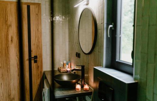 LasHouse - Nowoczesna stodoła z widokiem na las - Foto 24