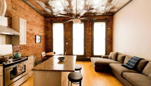 Sunny Downtown Condo above the Coffee Shop - Foto 3