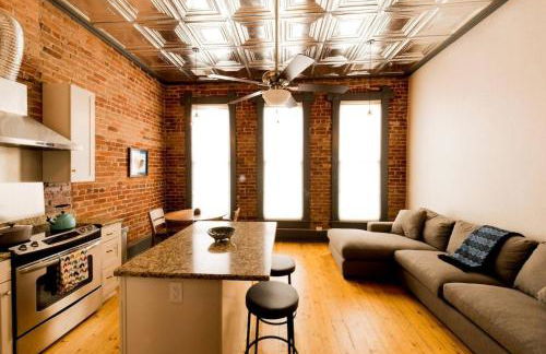 Sunny Downtown Condo above the Coffee Shop - Foto 3