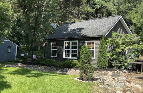 Cedar Valley Cottage Ideal Location Pet friendly Get Away - Foto 1