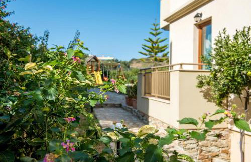 Family seaside Kladissos Villa with private heated pool! - Photo 52