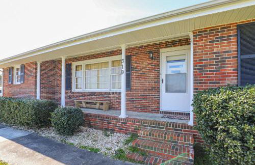 Spacious Home with Waterfront View-Welcome Pets - Foto 37