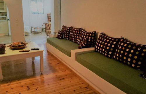 Maroussa s guesthouse - Photo 10