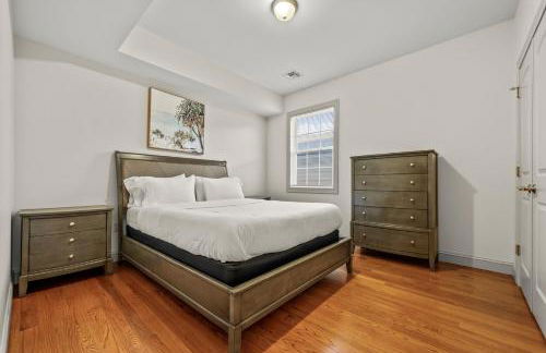 HUGE Cozy Jersey City Oasis with Double Balcony - 20 mins to NYC - Foto 17