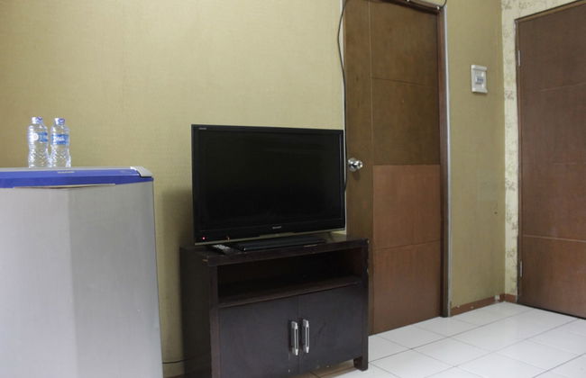 Strategic & Relaxing 2BR at Gateway Apartment Ahmad Yani Cicadas - Photo 17