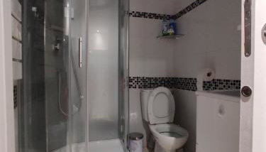 Agréable T2 au centre de Luchon - Foto 4, Shower