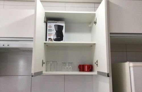 Apto12 com WIFI garagem e 100 metros da Av Brasil - Foto 14