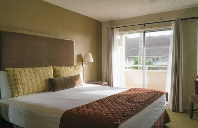 Plantation Hale Suites - Photo 19
