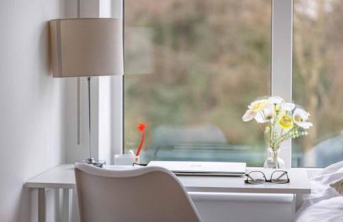 STYLISH HOME - VIRGINIA WATER LAKE & FREE PARKING - By Tempstay - Foto 11