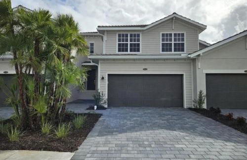 Stylish Golf Course Coach Home in Ave Maria - Photo 4