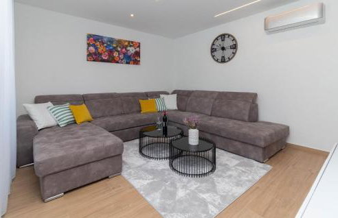 Gorgeous Home In Smokovic - Photo 20