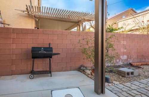 Relaxing Vegas Stay with BBQ & Games - Foto 74