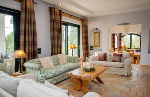 Impressive VILLA Dazura in Valtocado MIJAS - Photo 13