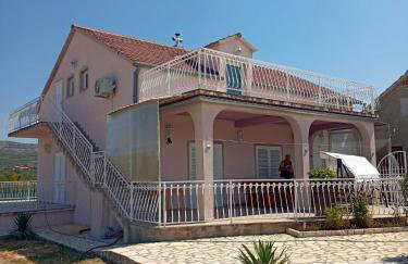 House Villa Zvonko Near NP Krka - Foto 3