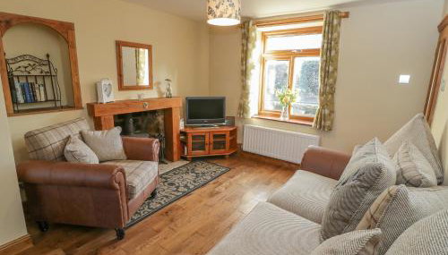 Eskside Cottage - Photo 2