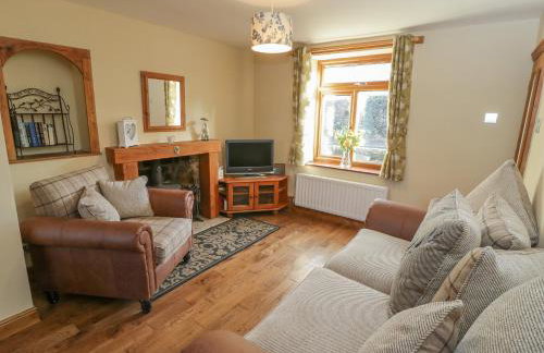 Eskside Cottage - Photo 2