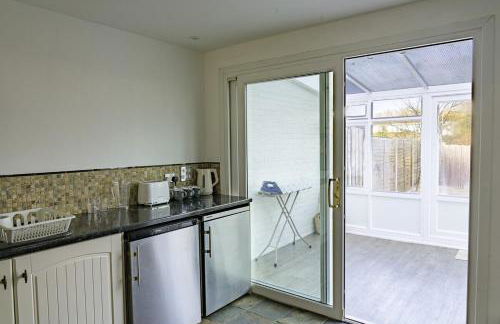 Stylish 3-Bed Home with Garden, Pet Friendly - Foto 15