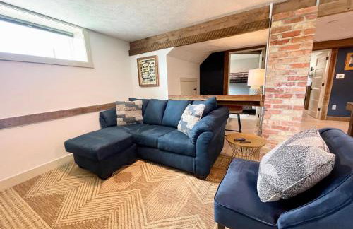 Historical Boiler Maker - Downtown Muskegon - Foto 21