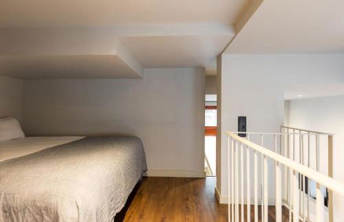 Uma Suites Barceloneta Beach - Photo 51